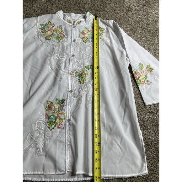 Queen Caro of Honolulu Top Button Up Embroidered White Pastel Floral Size 14 - Picture 5 of 8